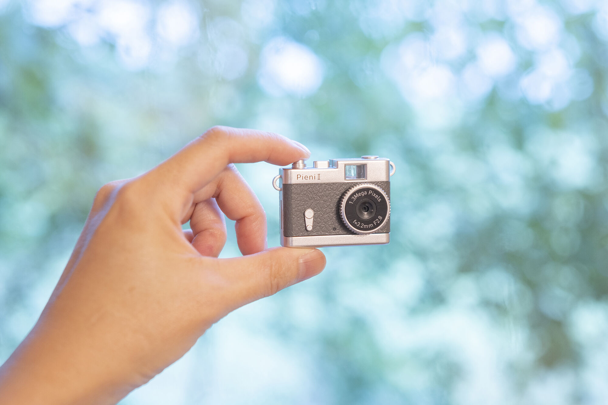 「ケンコー・トキナー／クラシックカメラ風デザインの超小型トイデジタルカメラ『PieniⅡ』とPieniシリーズの「『サンリオキャラクター トイカメラ』を9月16日より発売！」